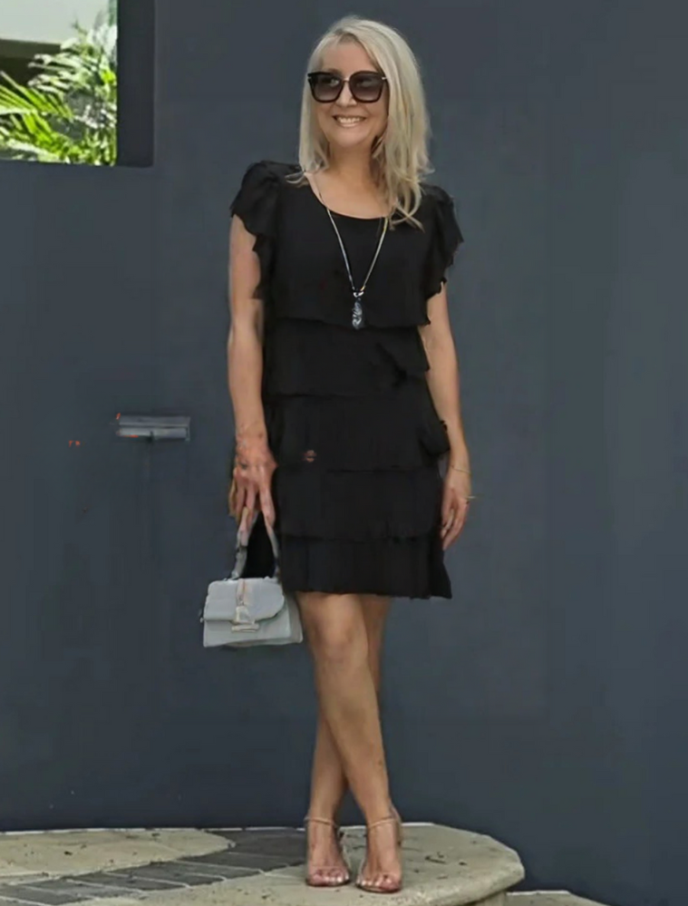 Susanne | Kvinders Lagdelt Sommer Midi Kjole med Flæser