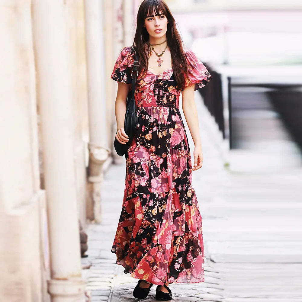 Blomstret Chiffon Maxi Kjole – En Drøm Af Boho Stil