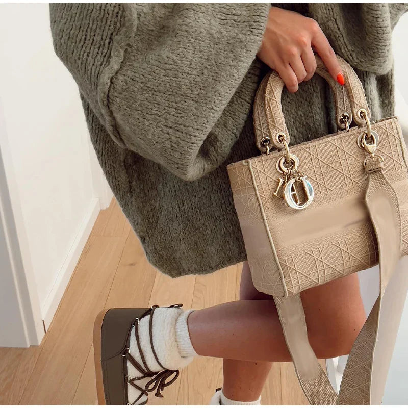 Emma | Dame Varm Strikcardigan med Løs Pasform