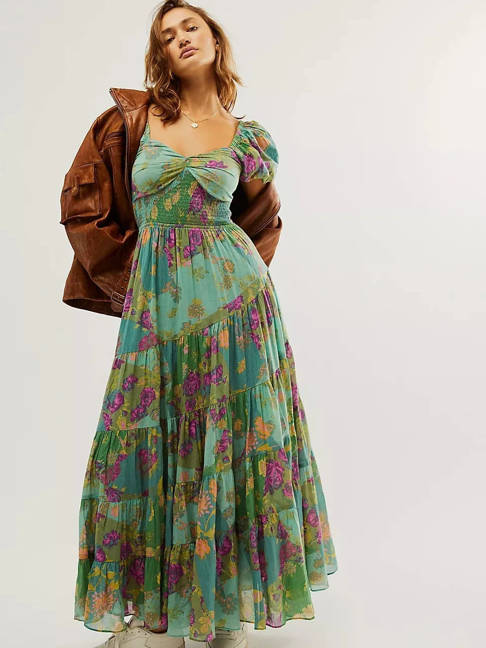 Blomstret Chiffon Maxi Kjole – En Drøm Af Boho Stil