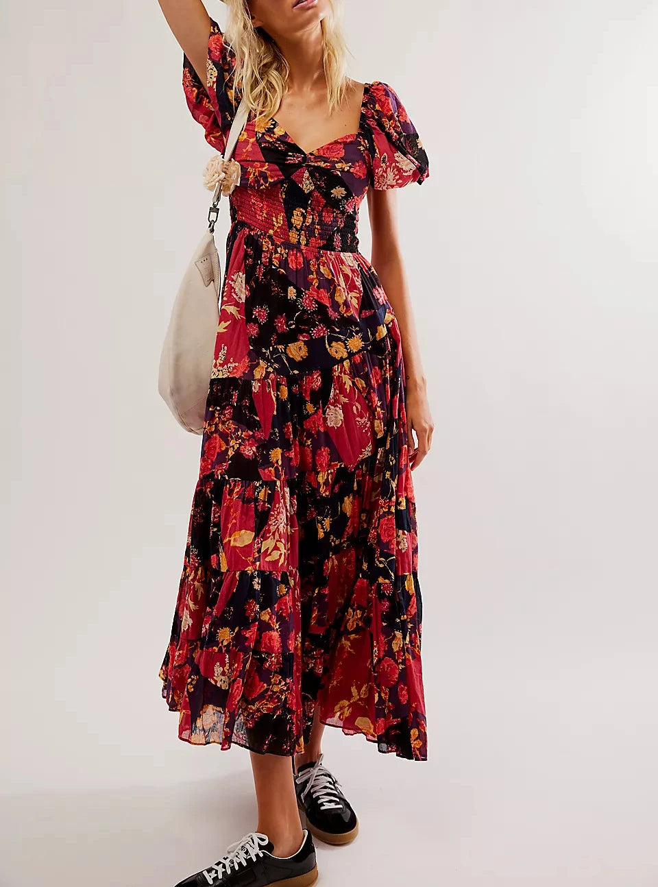 Blomstret Chiffon Maxi Kjole – En Drøm Af Boho Stil