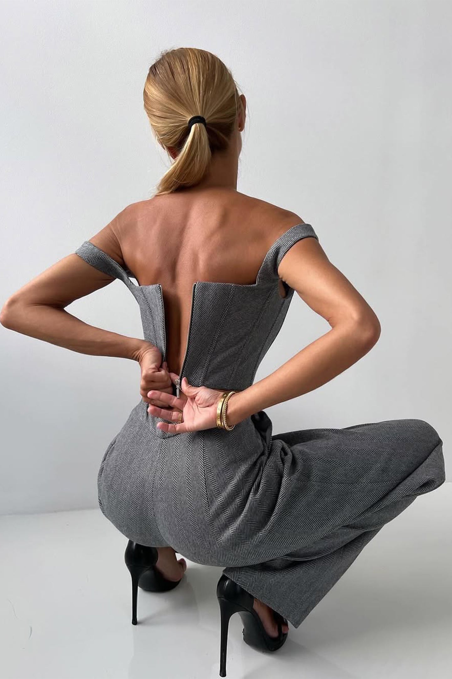 Astrid Elegance – 3-delt Sæt med Styrke og Stil