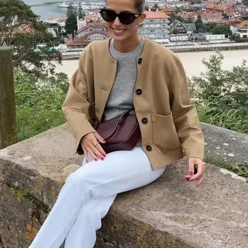 Karina | Kvinders Kort Casual Jakke med Frontknapper