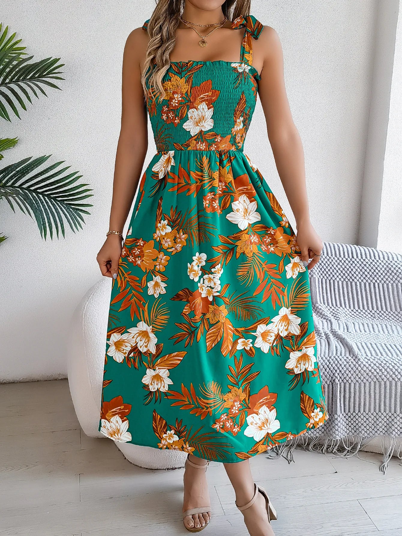 Loria – Elegant Sommerkjole med Blomsterprint