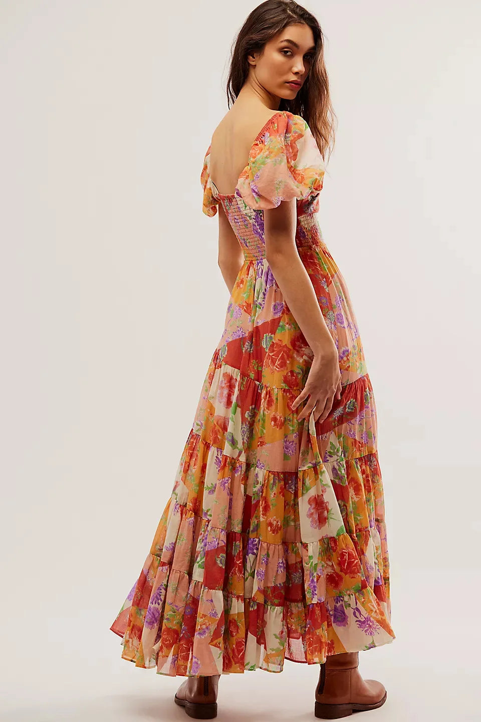 Blomstret Chiffon Maxi Kjole – En Drøm Af Boho Stil