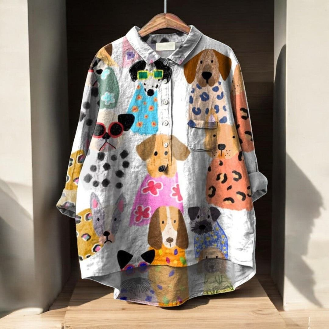 Bella | Unik Damebluse med Kunstnerisk Hundeprint