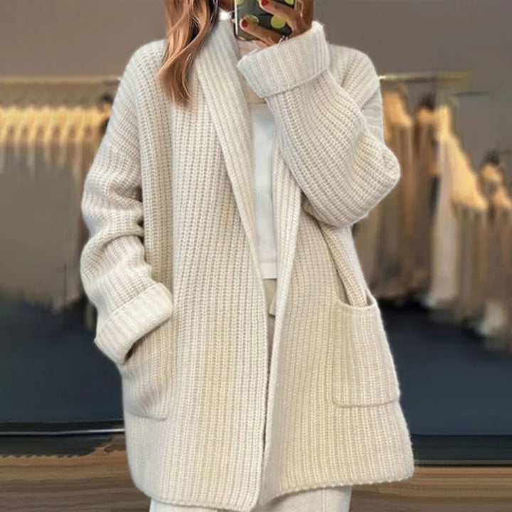 Thora | Hyggelig vinterstrikket cardigan til kvinder
