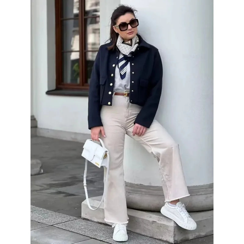 Jeanette | Kvinders Kort Casual Jakke med Knappelukning