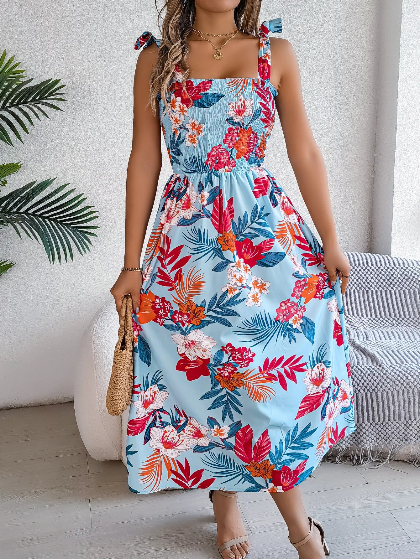 Loria – Elegant Sommerkjole med Blomsterprint