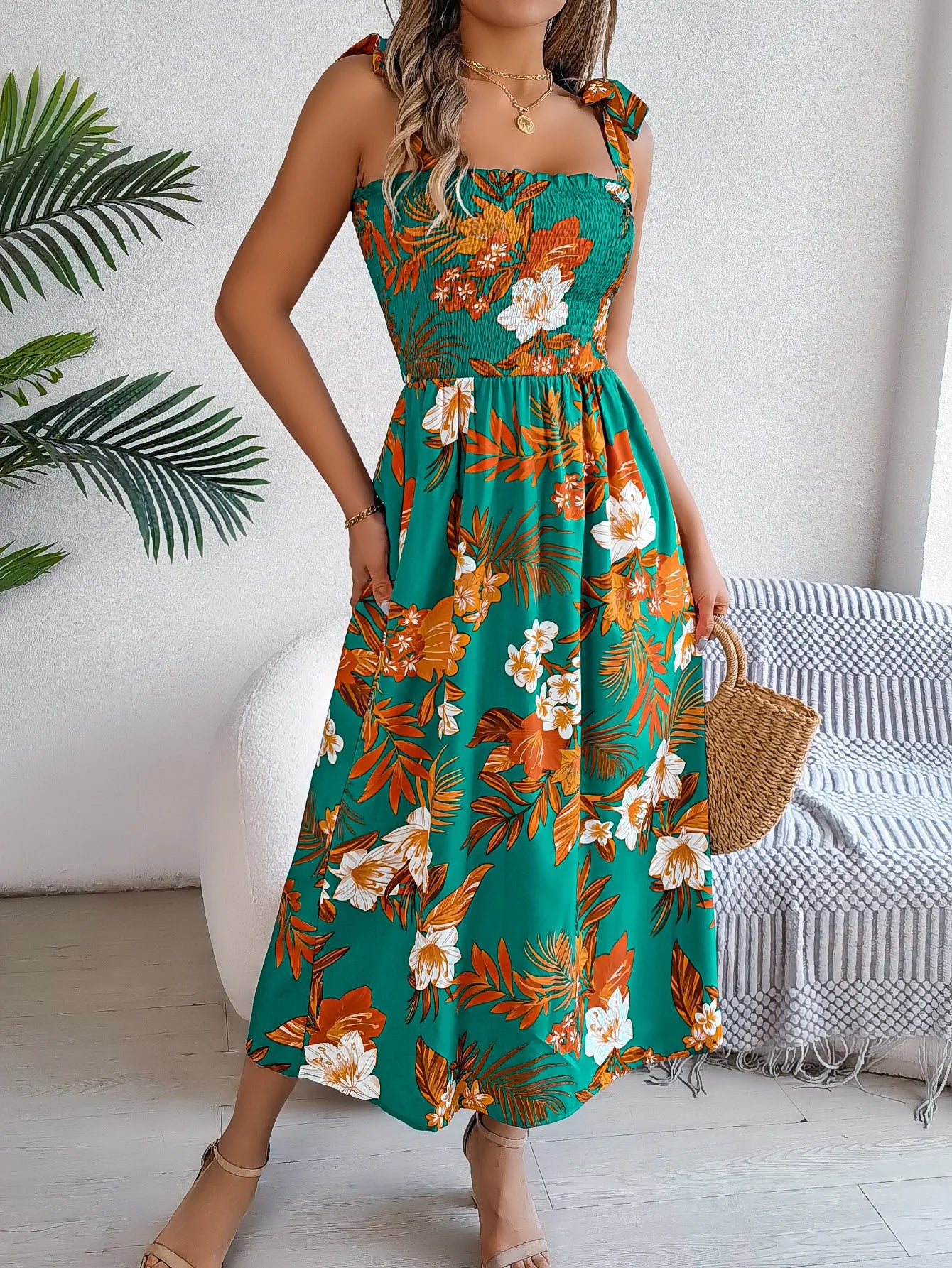 Loria – Elegant Sommerkjole med Blomsterprint